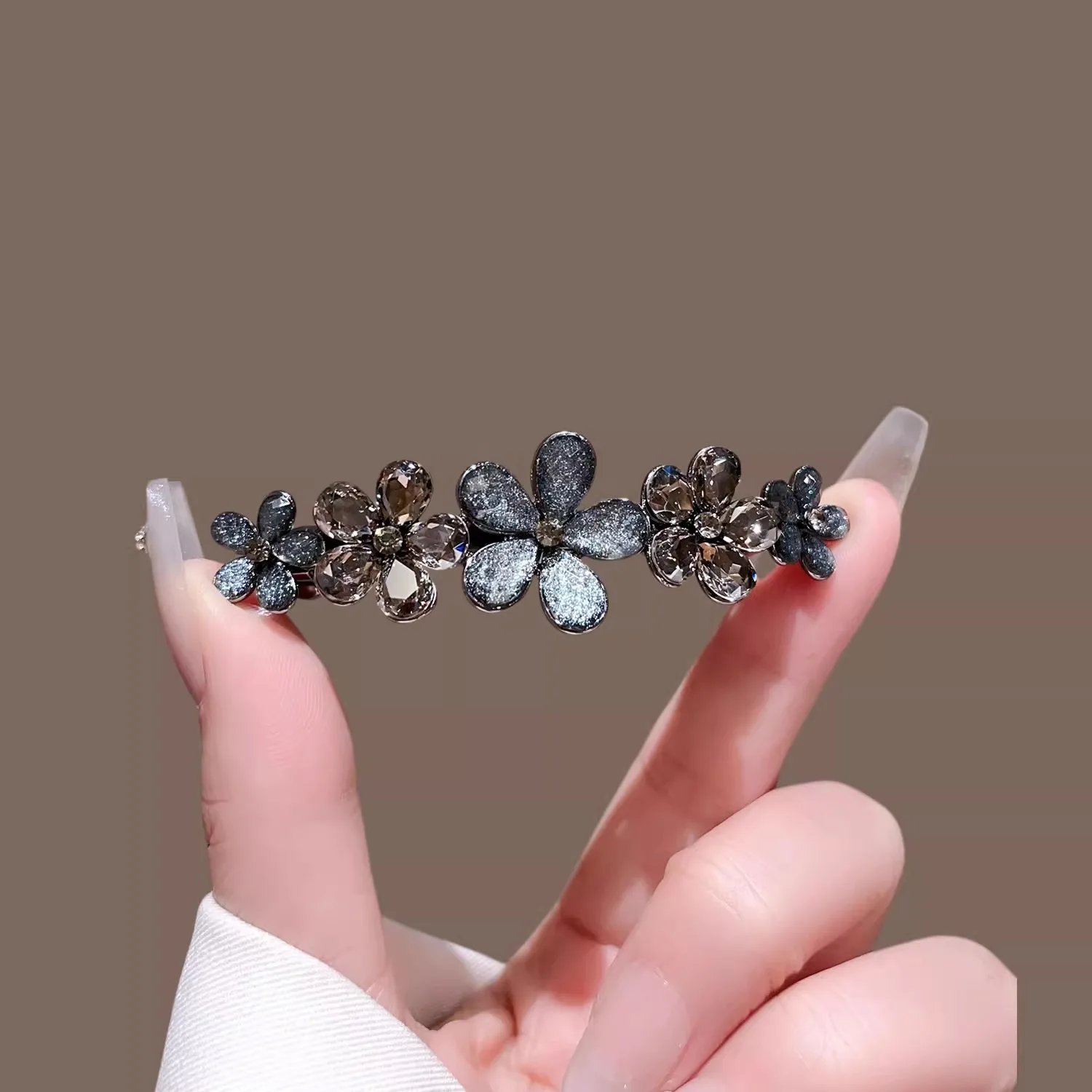 Tie Bar Clip - Épingle à cheveux élégante en forme
